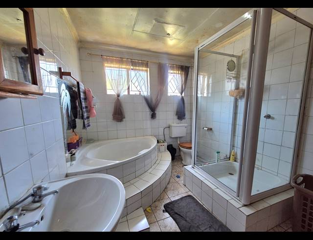 3 BEDROOM HOUSE FOR SALE IN BRENTHURST